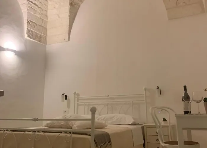 فندق مبيت وإفطار Hostuni 3*