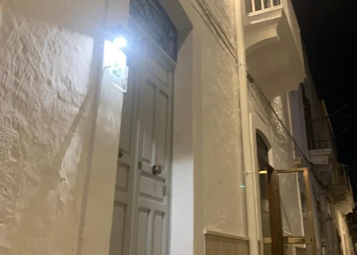 Hostuni Oda ve Kahvaltı 3*