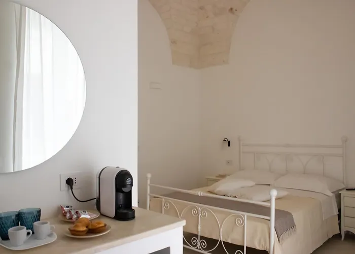 Hostuni فندق مبيت وإفطار 3*